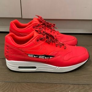 Womens Nike Air Max, Size 9
